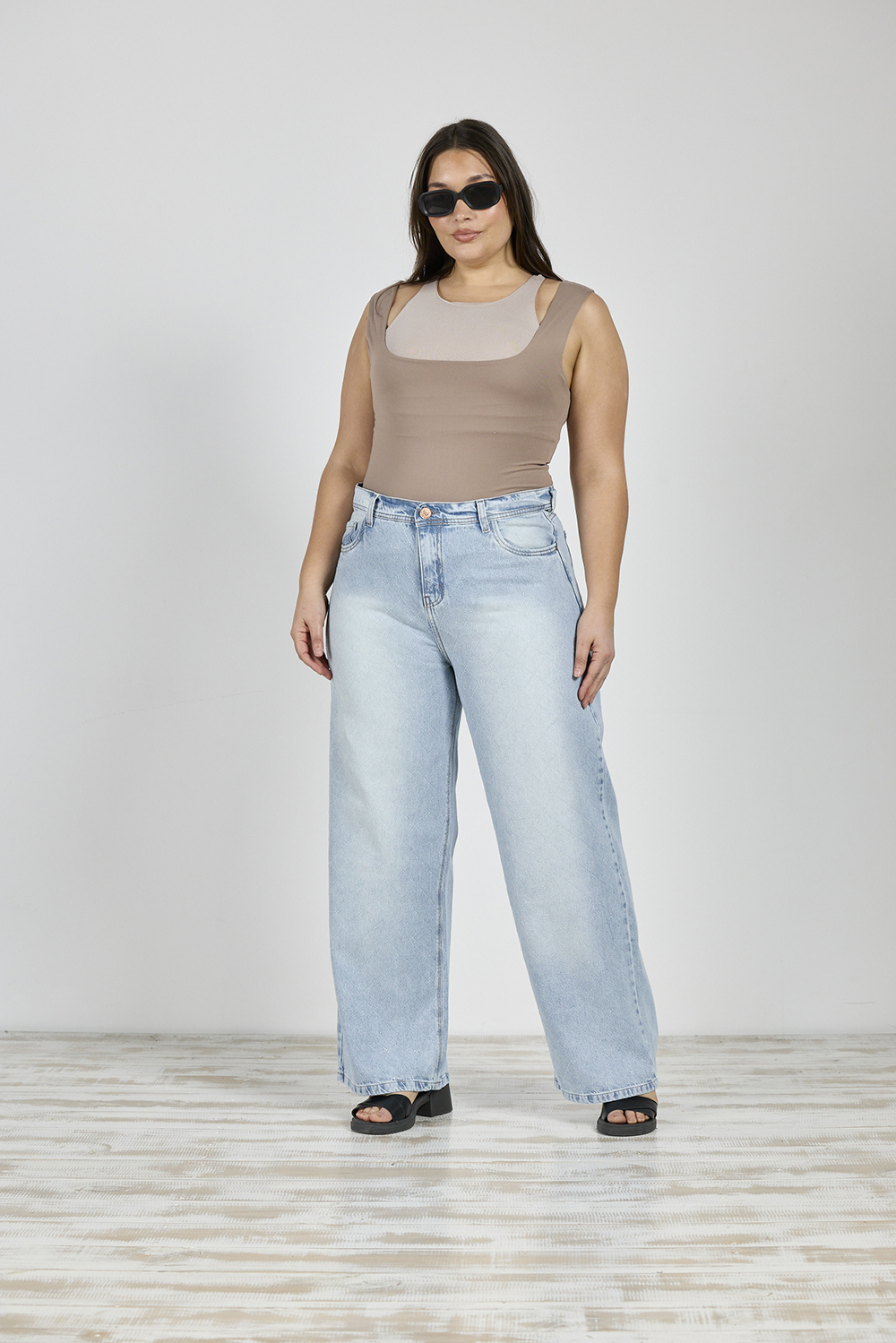 ART. 870 | BAGGY CELESTE CON STRASS RÍGIDO