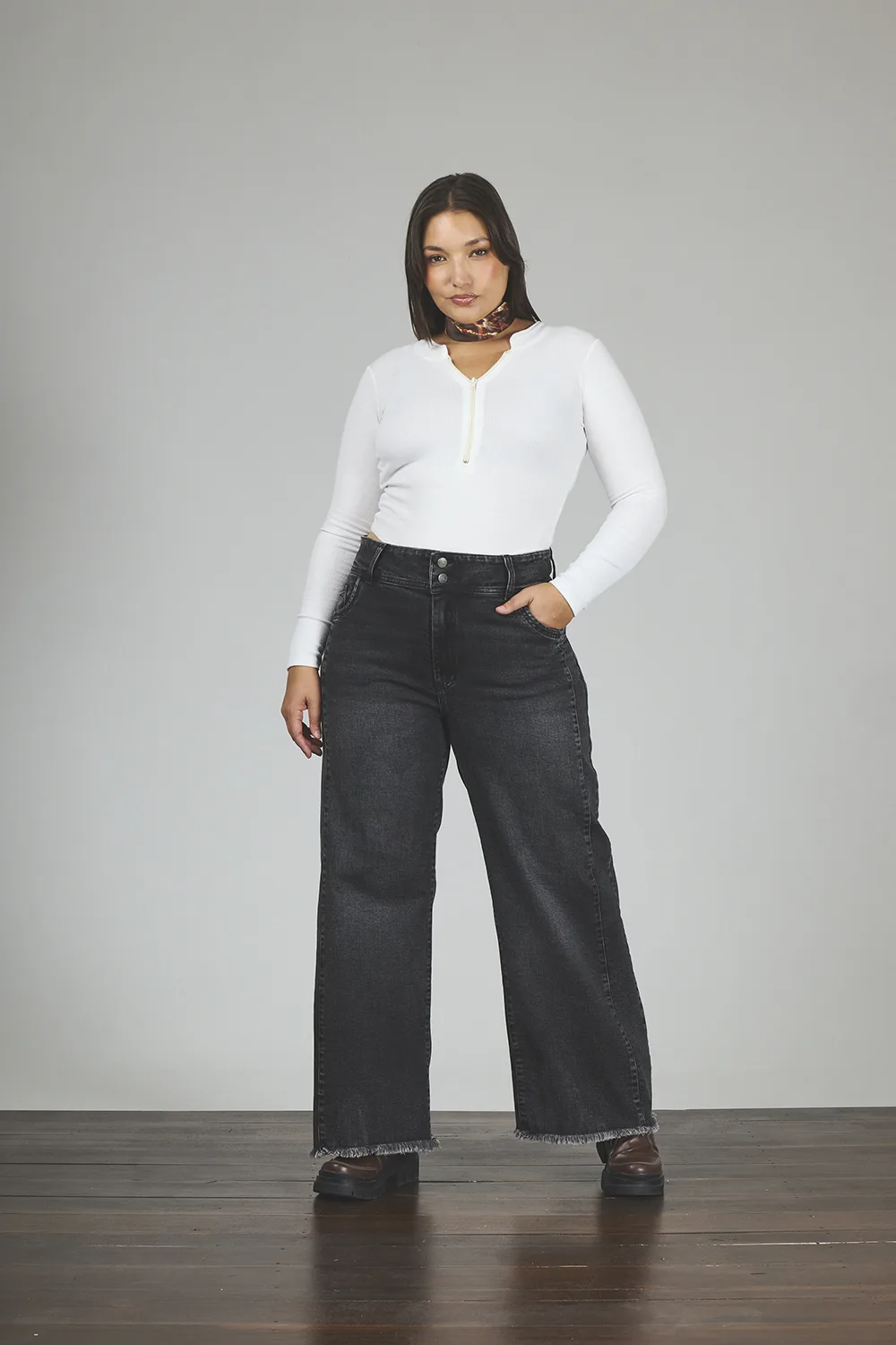 ART. 883 | BAGGY NEGRO CINTURA ANCHA CON RECORTE DEFLECADO ELASTIZADO