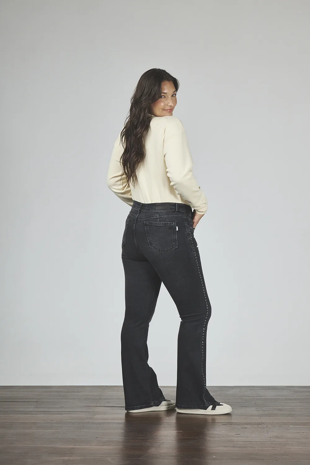 Alternative view of ART. 889 | SEMI OXFORD NEGRO HUMO TACHA LATERAL ELASTIZADO