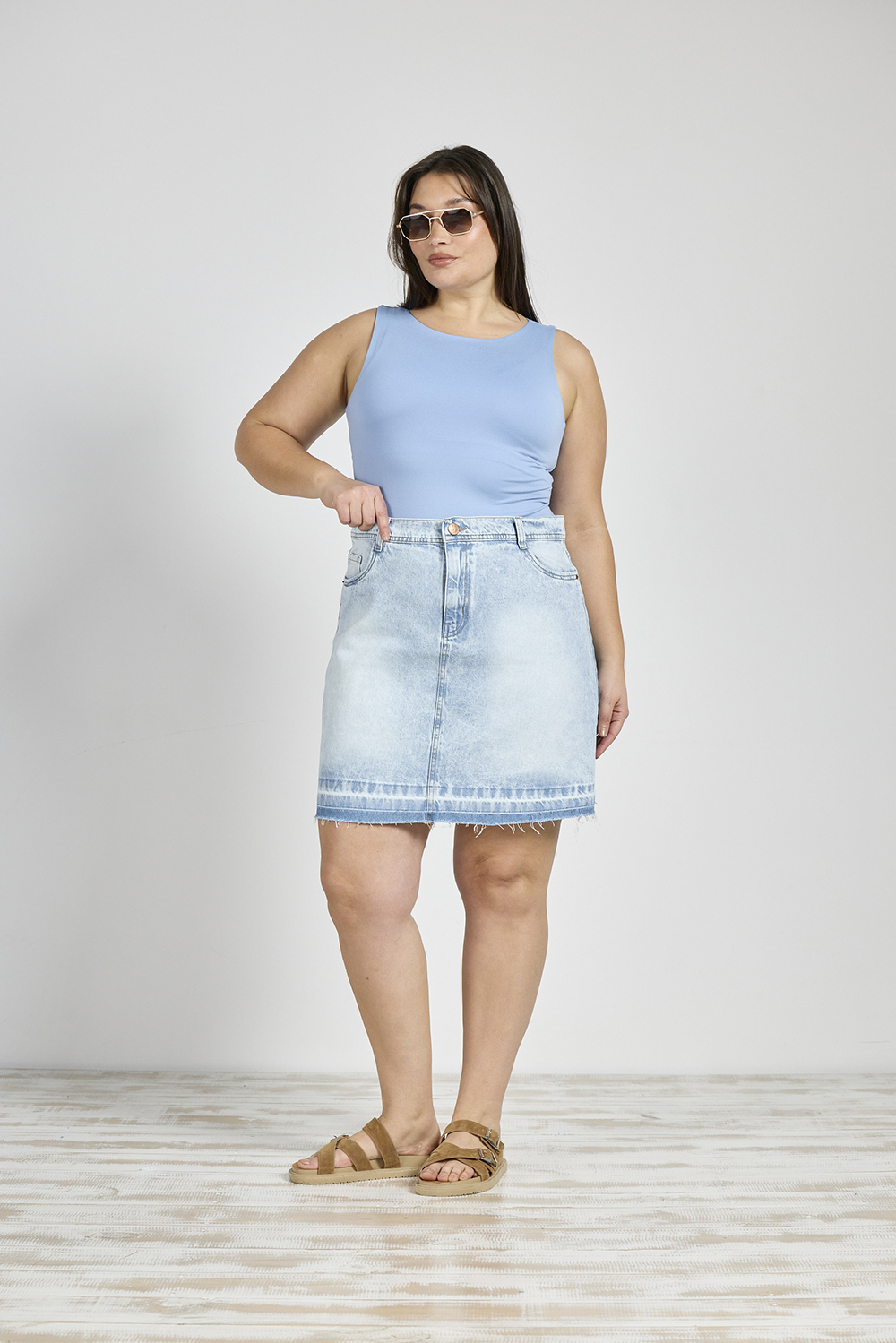 ART. M-545 | POLLERA CELESTE RUEDO DESCOCIDO RIGIDO