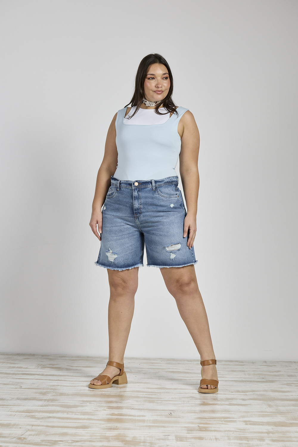 ART. M-561 | SHORT MOM FIT STONE CON ROTURA RÍGIDO