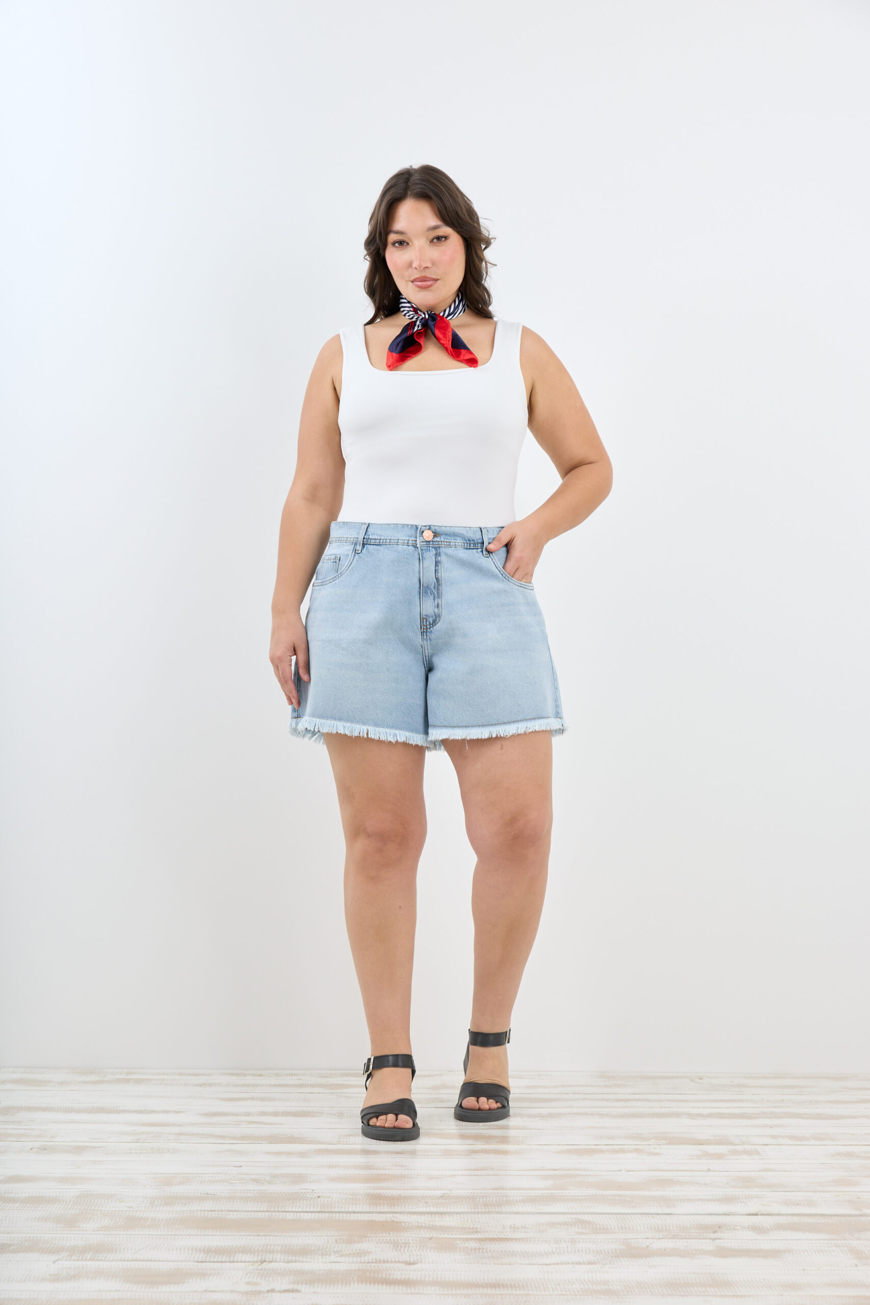 ART. M-578 | SHORT CELESTE DEFLECADO RÍGIDO