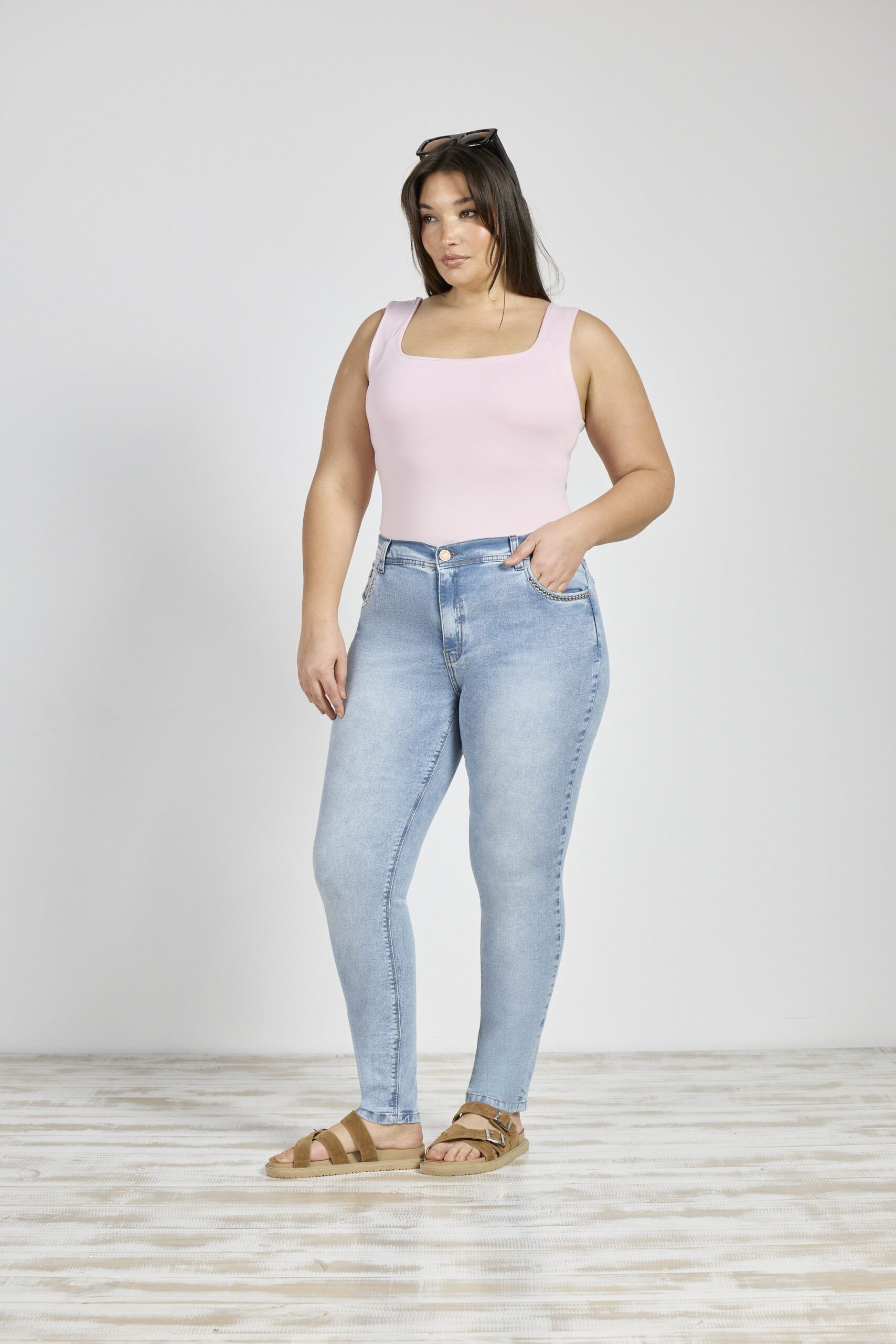 ART. 3010 | CELESTE BOLSILLO CON TACHA ELASTIZADO