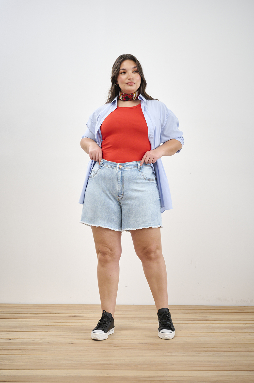 ART. M-550 | SHORT CELESTE DEFLECADO ELASTIZADO