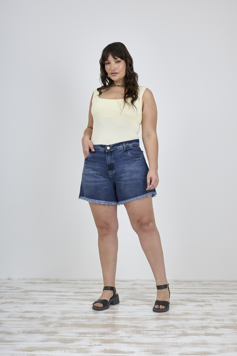 ART. M-575 | SHORT AZUL DEFLECADO RÍGIDO