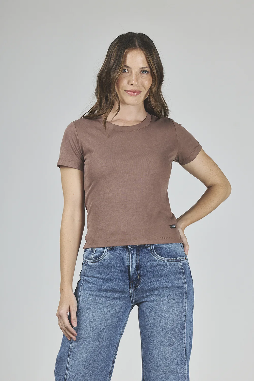 ART. A-38 | REMERA BÁSICA CHOCOLATE MANGA CORTA PREMIUM