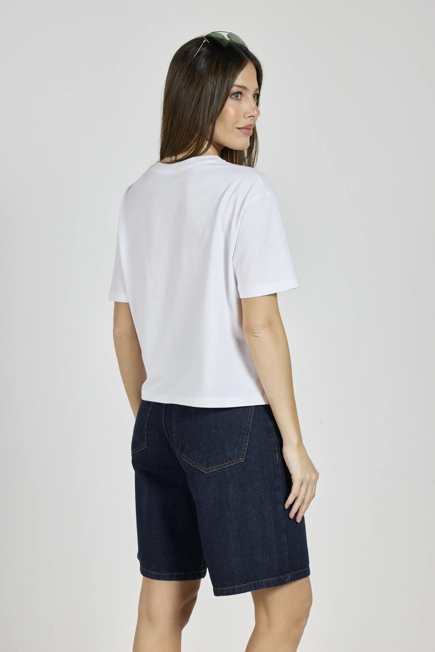 Alternative view of ART. A-20 | REMERA BÁSICA CON APLIQUE REGULAR