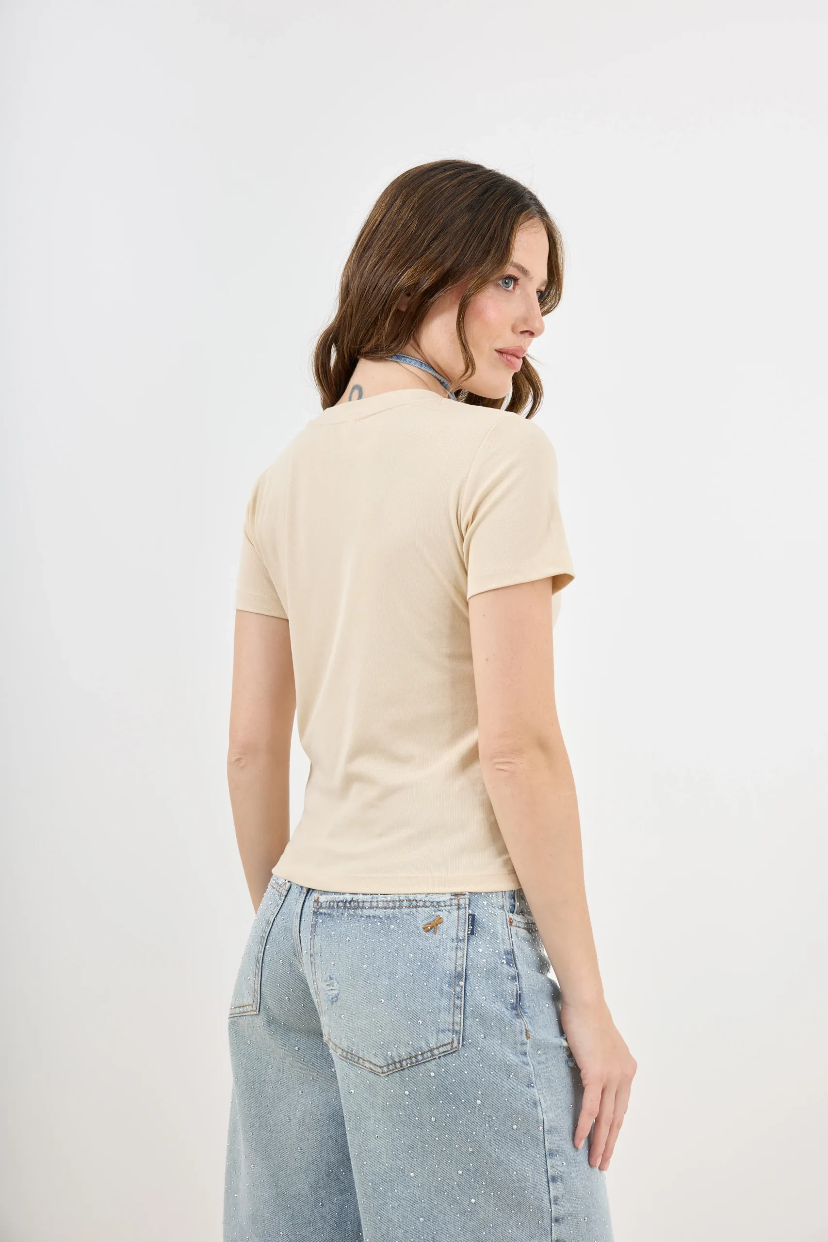 Alternative view of ART. A-37 | REMERA BÁSICA BEIGE MANGA CORTA PREMIUM