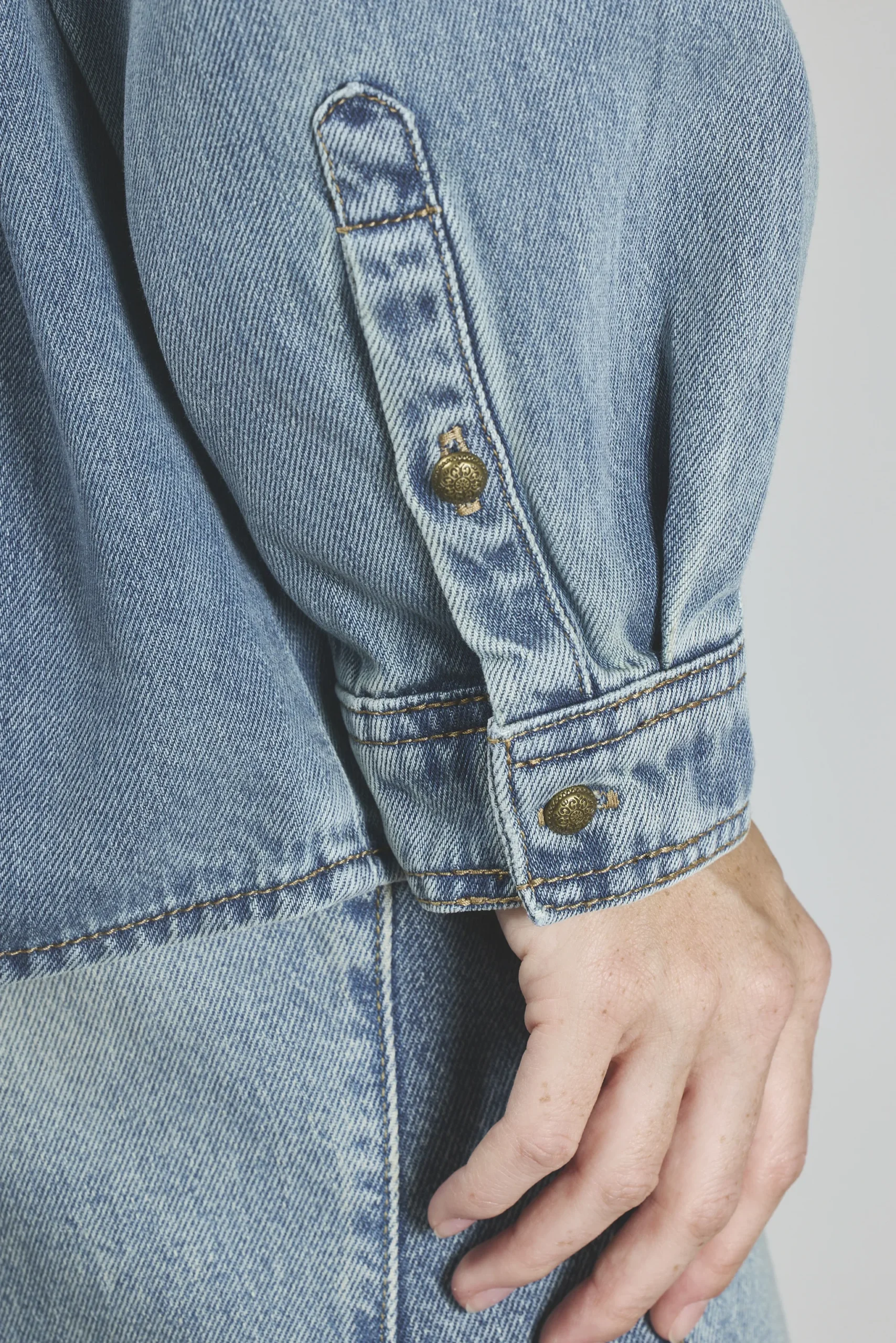 ART. 449 | CAMISA MATIZADO MANGA LARGA CON FLECOS DENIN RIGIDO - Imagen 5