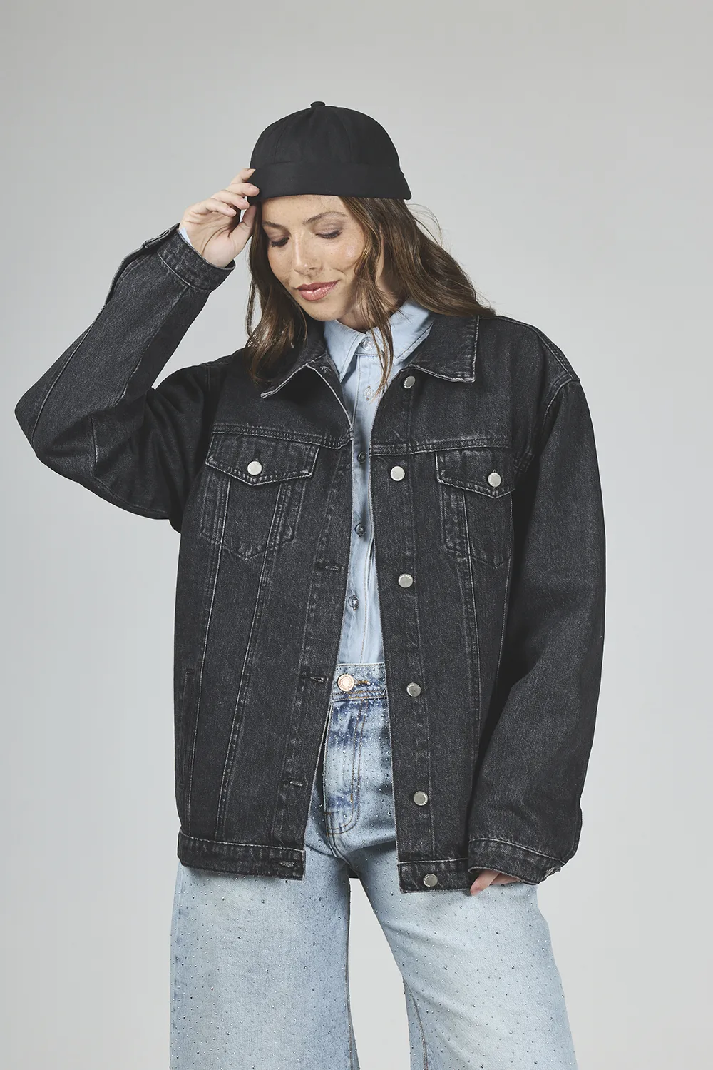 ART. 467 | CAMPERA OVERSIZE NEGRO DESTROYER RIGIDO - Imagen 3