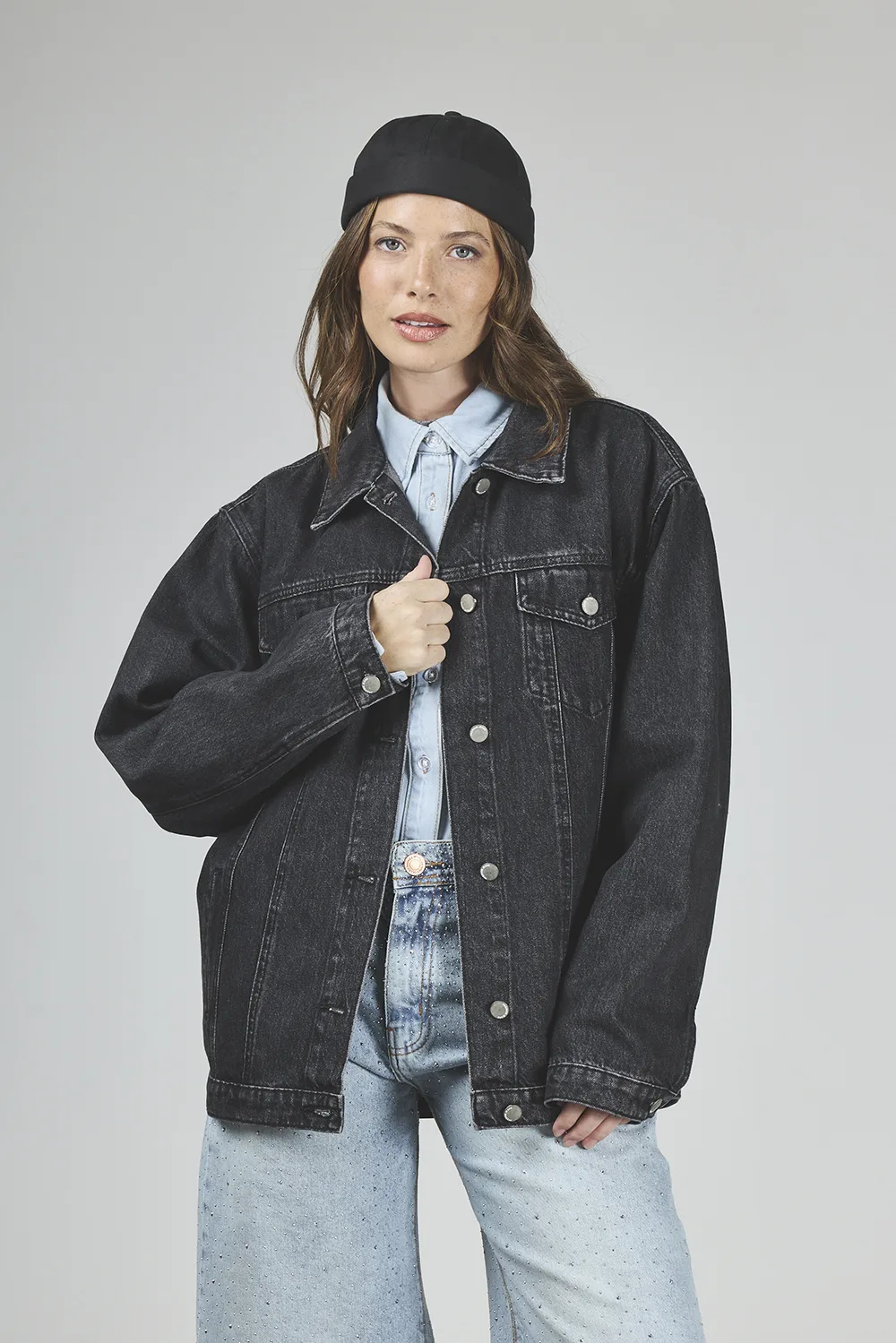 ART. 467 | CAMPERA OVERSIZE NEGRO DESTROYER RIGIDO - Imagen 6