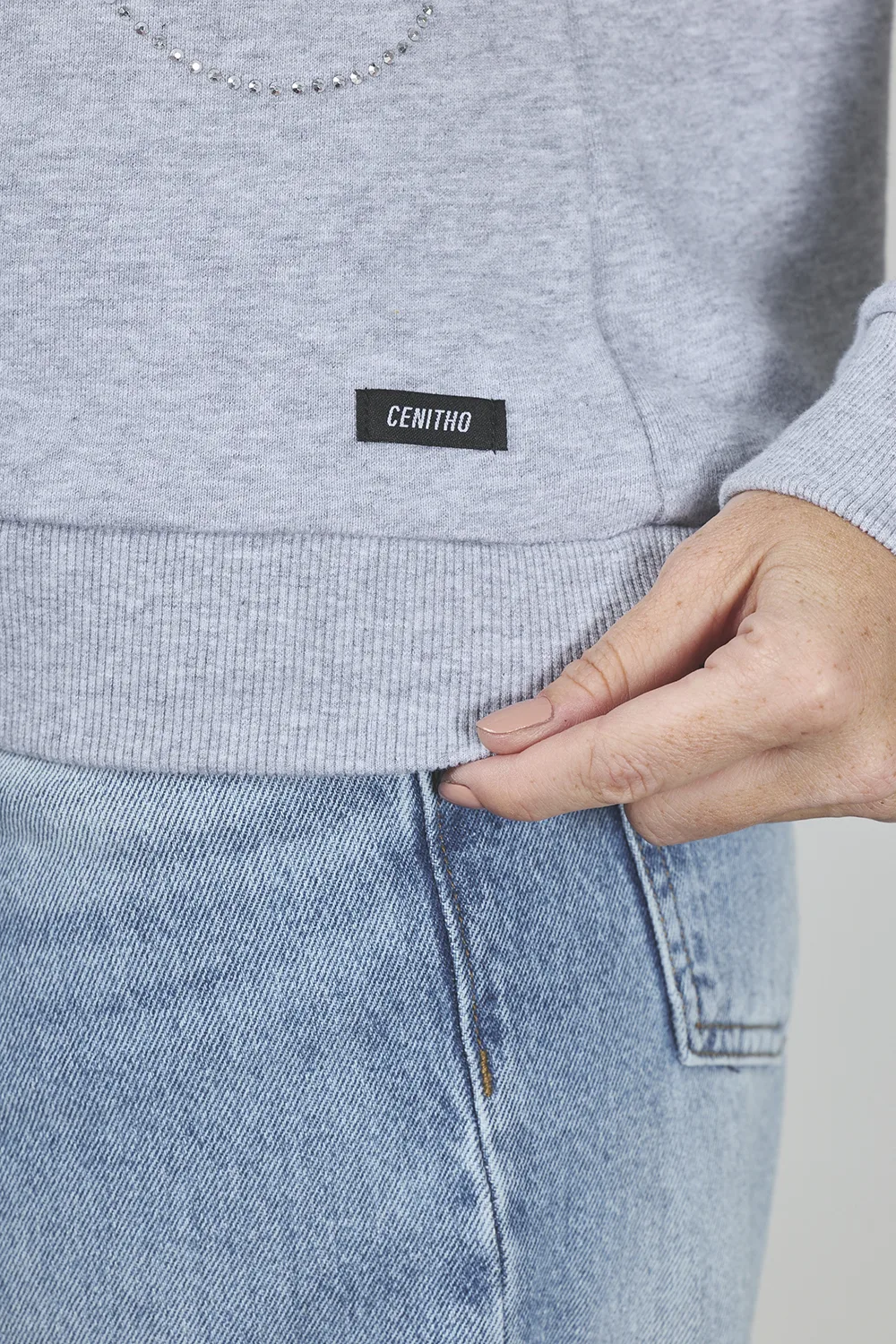 ART. A-63 | BUZO GRIS CON BRILLO EN ONDAS - Imagen 5