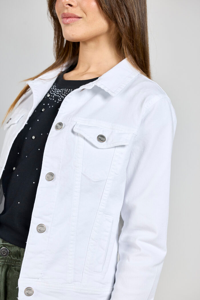 ART. 089 | CAMPERA BLANCA CLÁSICA  ELASTIZADO - Imagen 4
