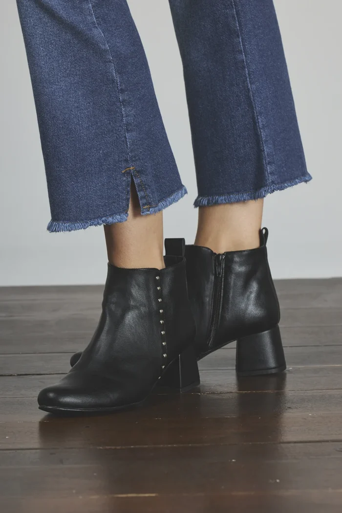 ART. 153 | CROP SEMI OXFORD STONE CON TAJO EN BOTA ELASTIZADO - Imagen 6