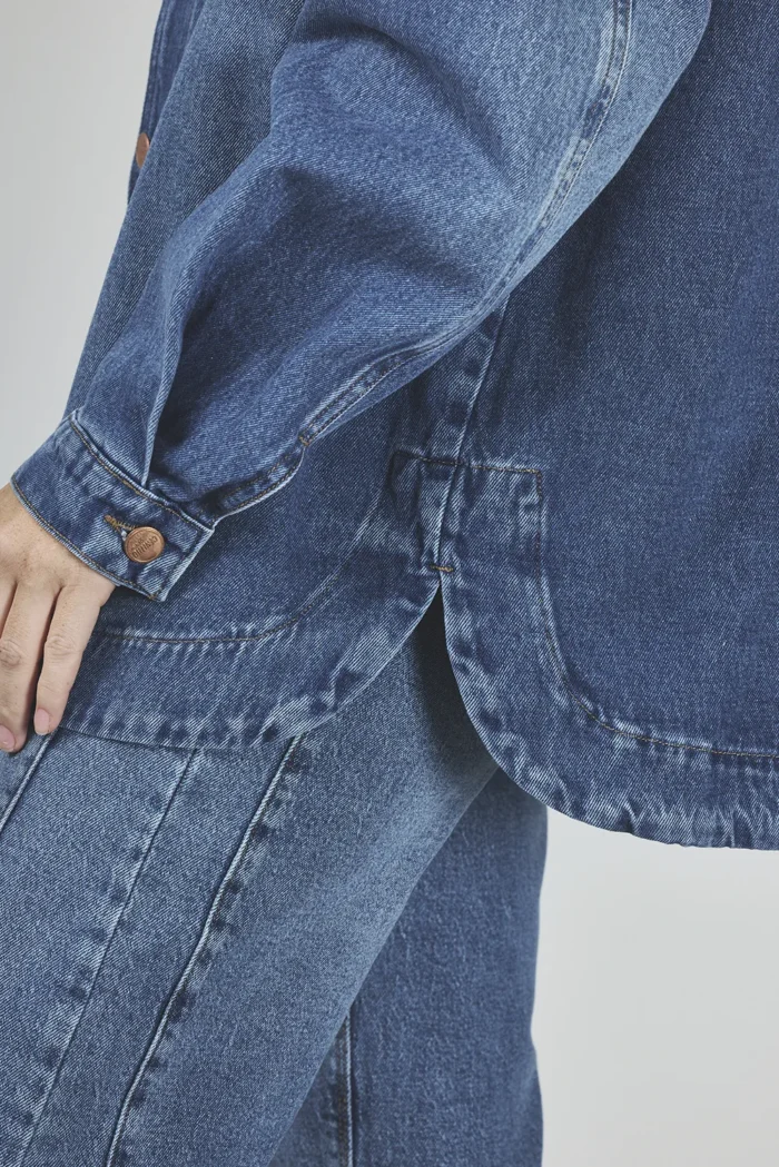 ART. 288 | CAMISACO OVERSIZE DE JEANS AZUL RÍGIDO - Imagen 4