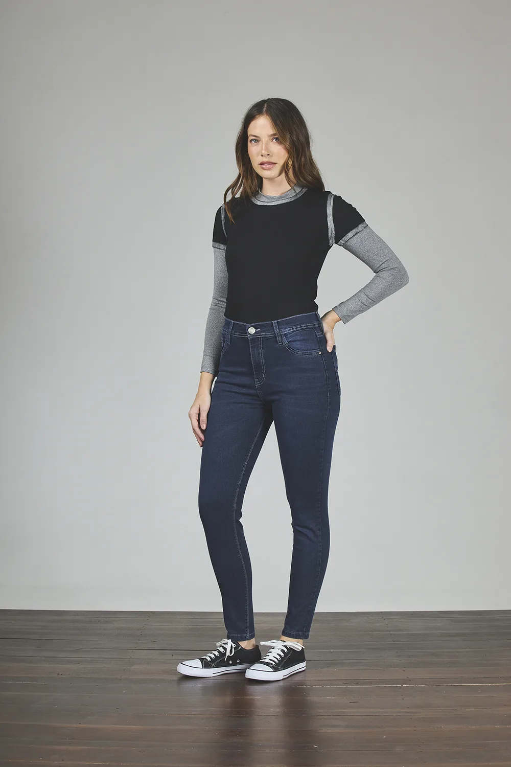 293-1-1-1.webp ART. 293 | AZUL LOCALIZADO HILO CONTRATONO ELASTIZADO - Imagen 1