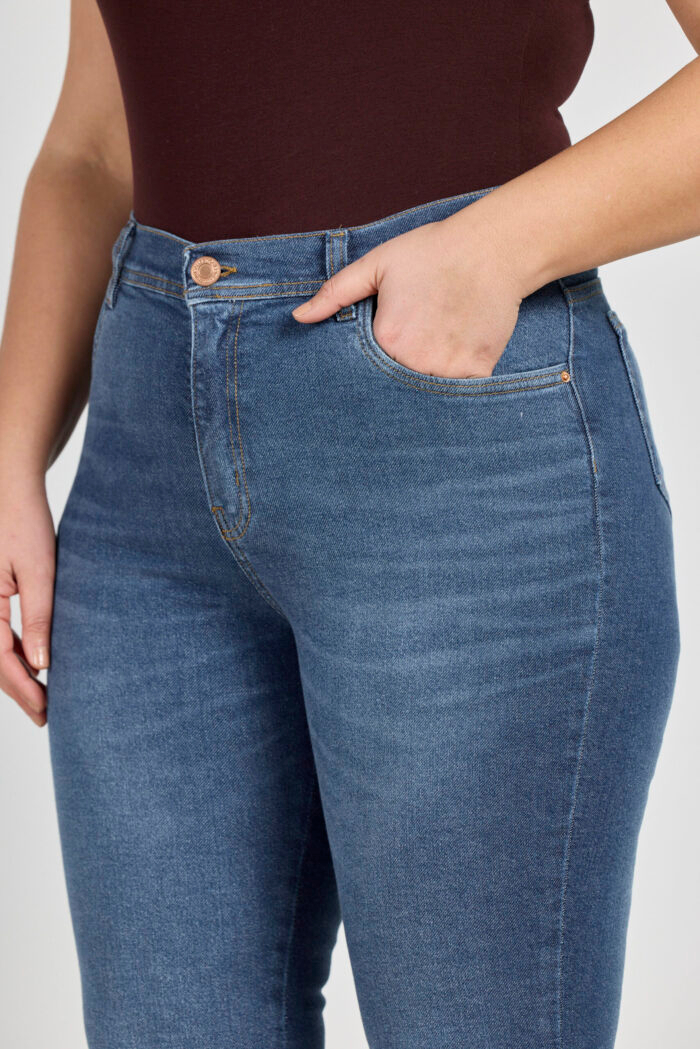 ART. 3011 | CROP SEMI OXFORD STONE CON TAJO EN BOTA ELASTIZADO - Imagen 3