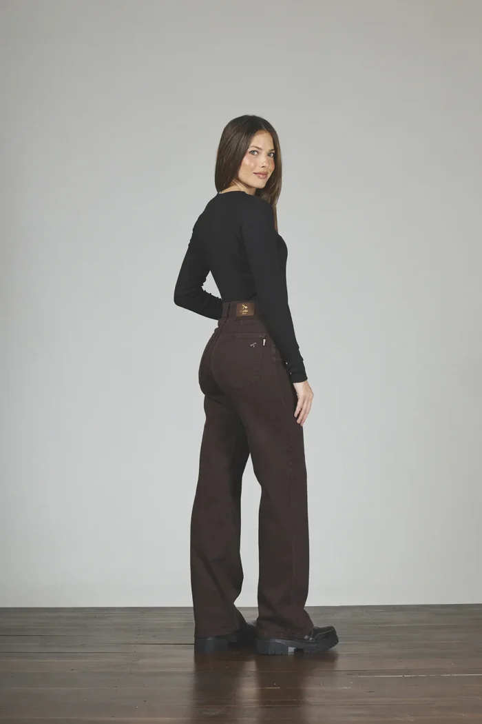 ART. 378 | WIDE LEG CLÁSICO CHOCOLATE ELASTIZADO - Imagen 3