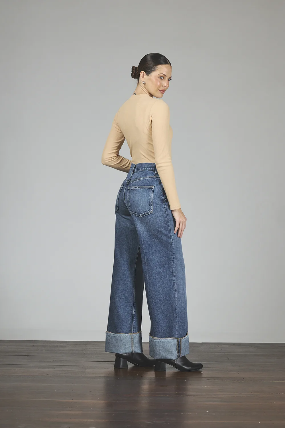 Alternative view of ART. 473 | WIDE LEG STONE BOTA SURFILADO RIGIDO