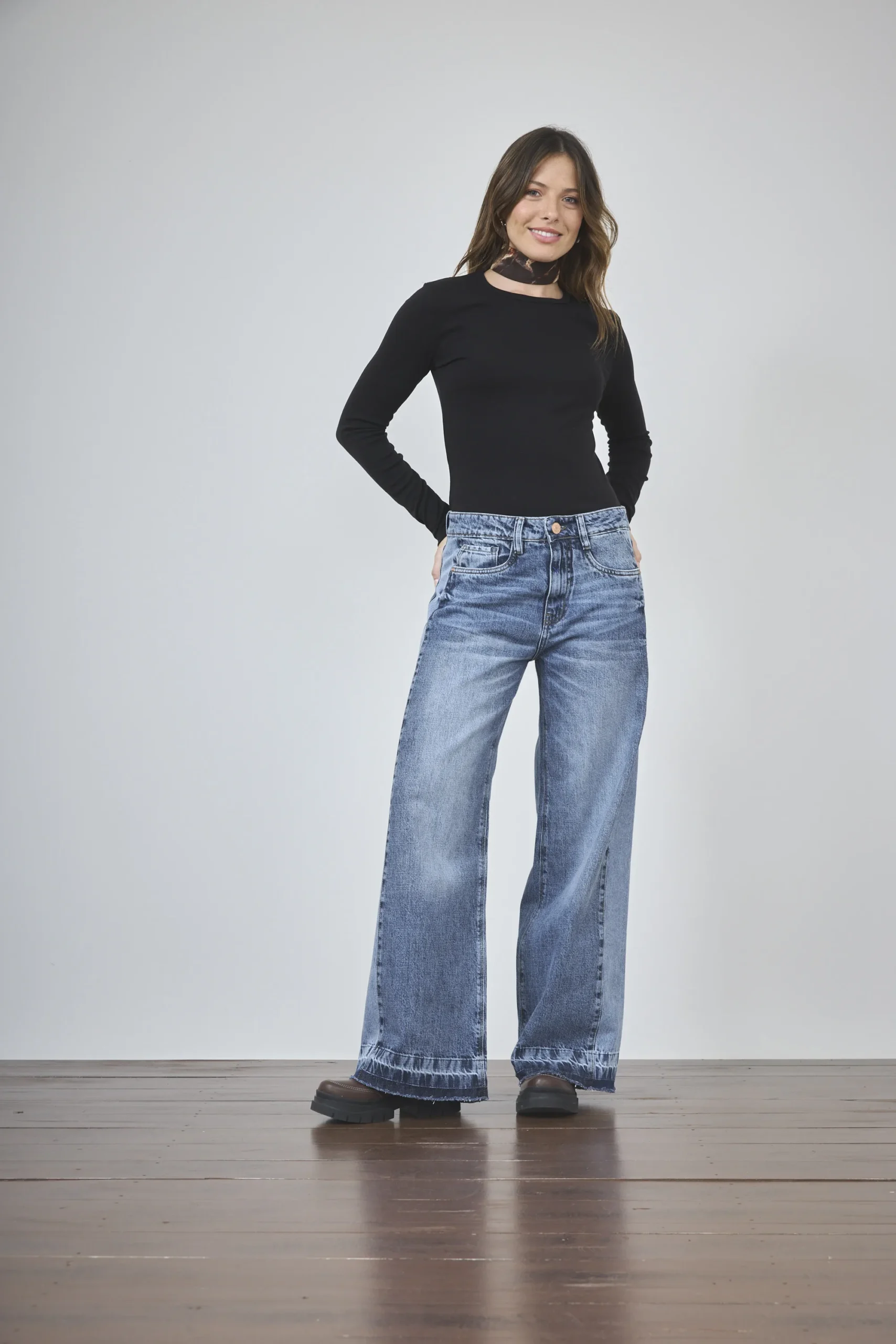 ART. 480 | BAGGY STONE CON RECORTE EN BOTA DESCOCIDA RIGIDO