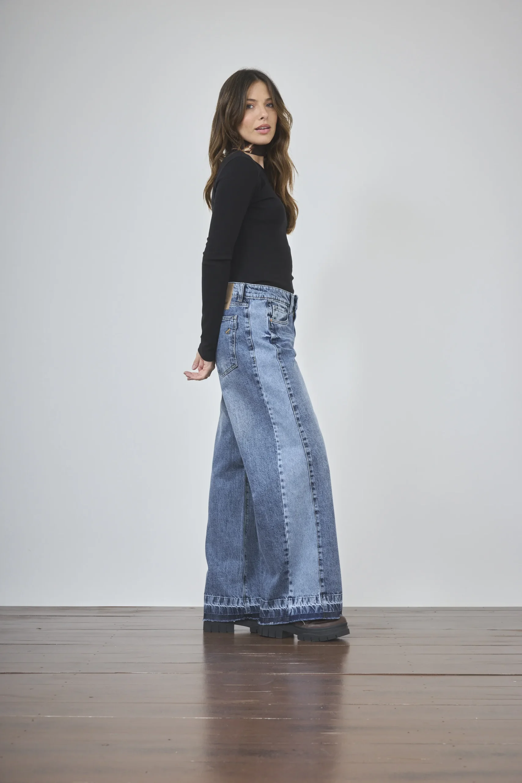 ART. 480 | BAGGY STONE CON RECORTE EN BOTA DESCOCIDA RIGIDO - Imagen 4