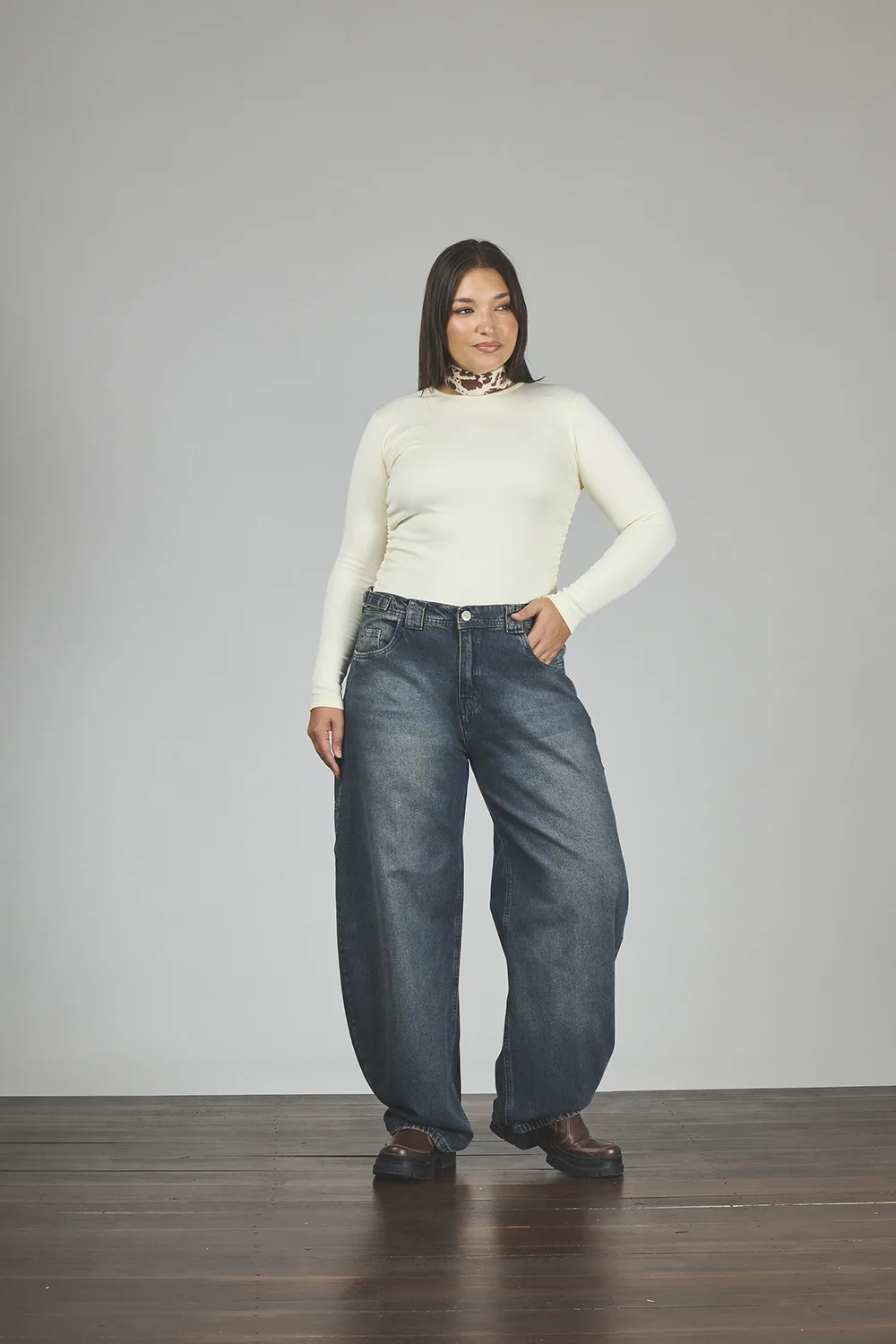 835-1-3-1.webp ART. 835 | JEANS BALLON ÓXIDO CON HEBILLA RÍGIDO - Imagen 1