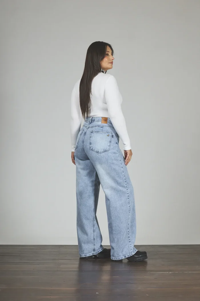 ART. 836 | WIDE LEG CELESTE CLÁSICO BOLSILLO PULIDO RÍGIDO - Imagen 2