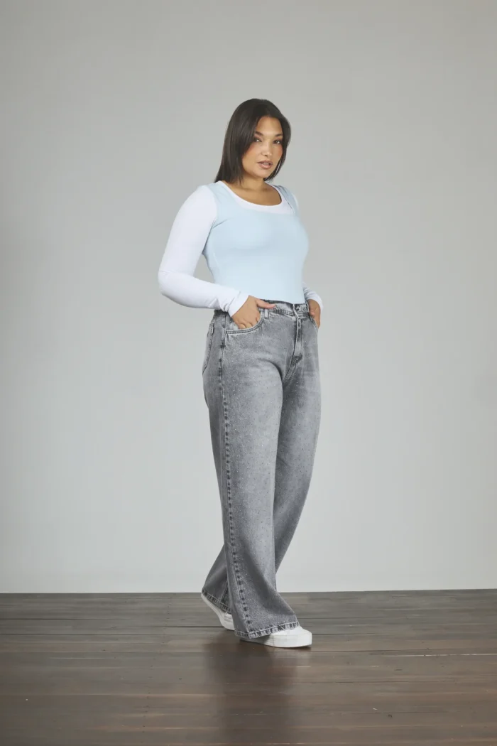 ART. 853 | WIDE LEG GRIS CON STRASS RÍGIDO - Imagen 3