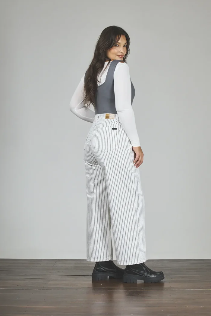 ART. 856 | DAMA CROP WIDE LEG BLANCO RAYADO RÍGIDO - Imagen 2