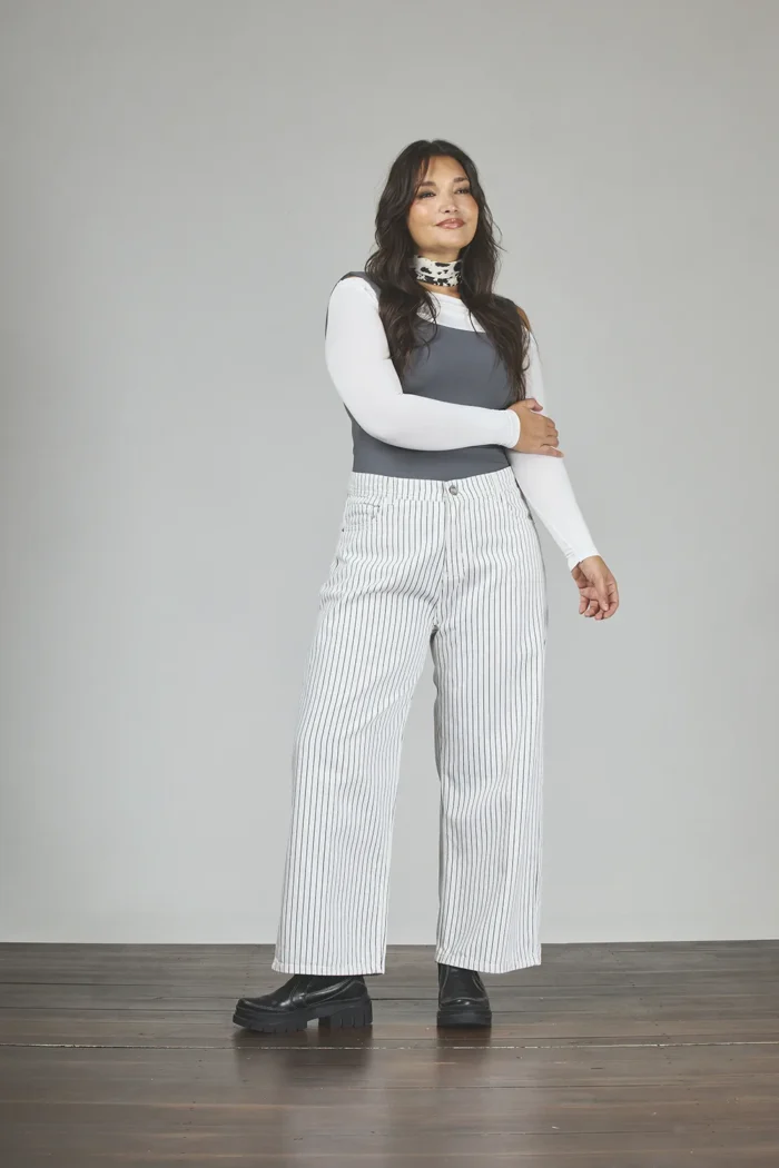 ART. 856 | DAMA CROP WIDE LEG BLANCO RAYADO RÍGIDO - Imagen 3