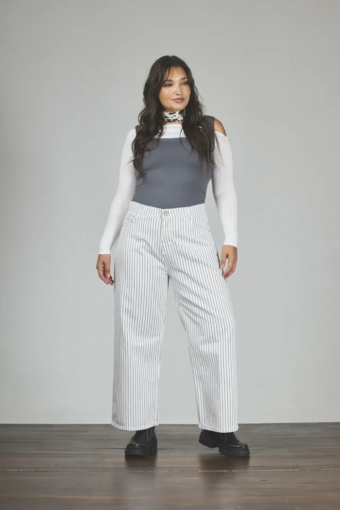 ART. 856 | DAMA CROP WIDE LEG BLANCO RAYADO RÍGIDO - Imagen 5