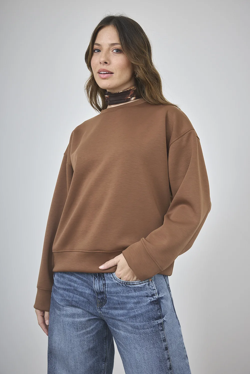 ART. A-98 | BUZO OVERSIZE CHOCOLATE LYCRA