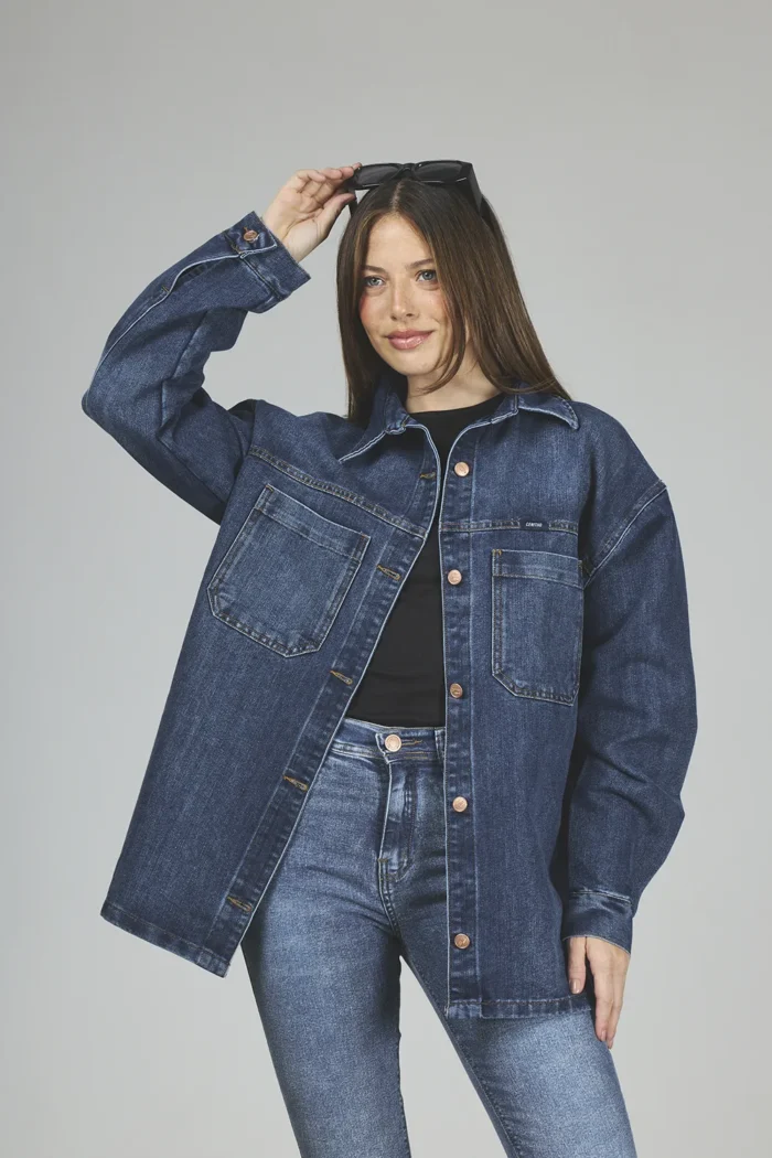 ART. 408 | CAMISA OVERSIZE AZUL CON ABERTURA LATERAL RÍGIDO - Imagen 4
