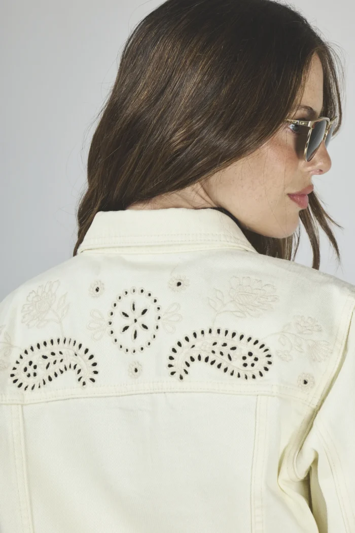 ART. 465 | CAMPERA CON BORDADO RIGIDO (BUTTER) - Imagen 5
