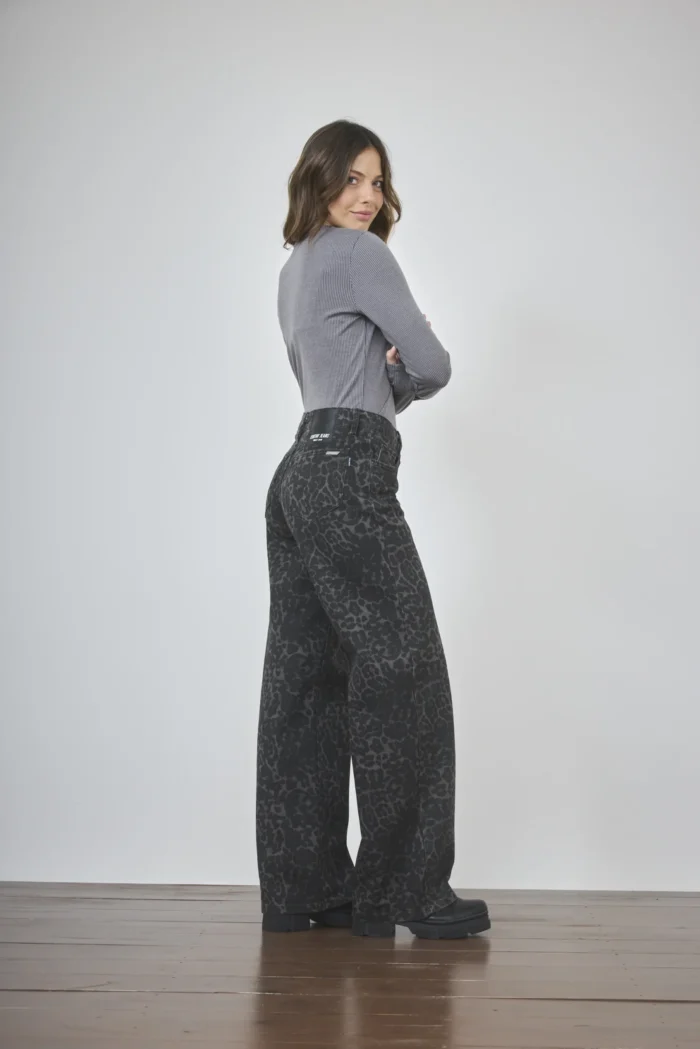 ART. 488 | WIDE LEG PANTER PRINT RIGIDO - Imagen 2