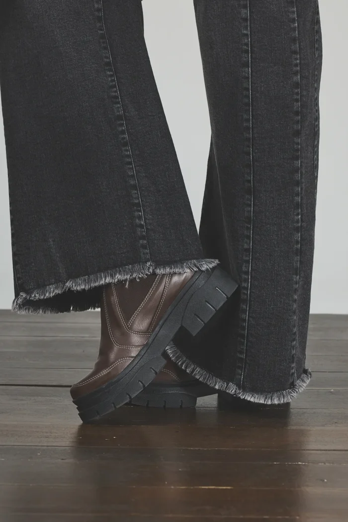 ART. 883 | BAGGY NEGRO CINTURA ANCHA CON RECORTE DEFLECADO ELASTIZADO - Imagen 5