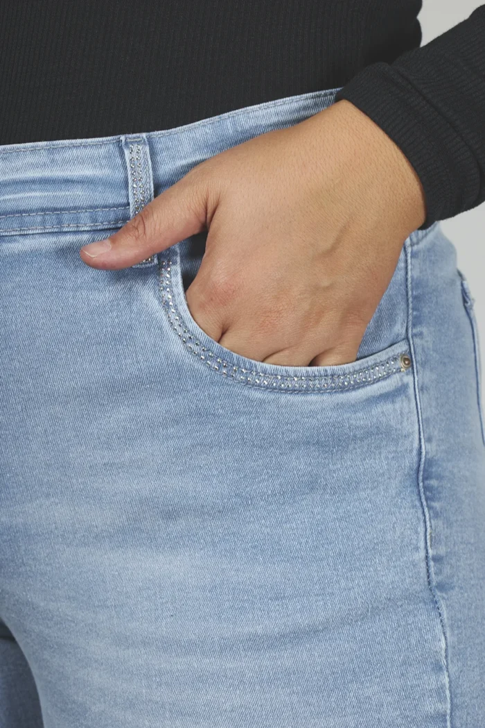 ART. 890 | DAMA CLÁSICO CELESTE CON STRAS BOLSILLO Y PASACINTO - Imagen 4