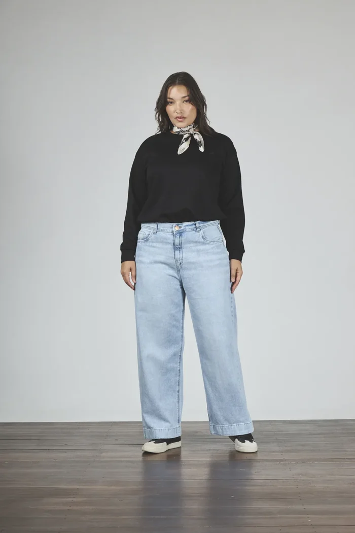 ART. 894 | WIDE LEG CROP CELESTE CON RUEDO RÍGIDO - Imagen 3