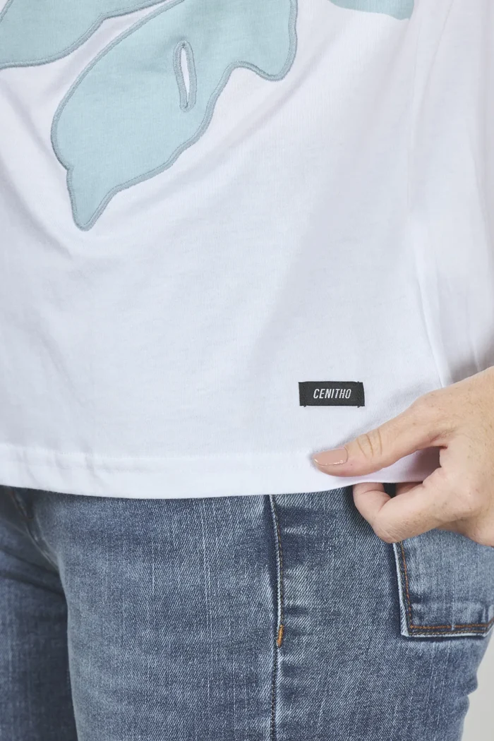 ART. A-20 | REMERA BÁSICA CON APLIQUE REGULAR - Imagen 5