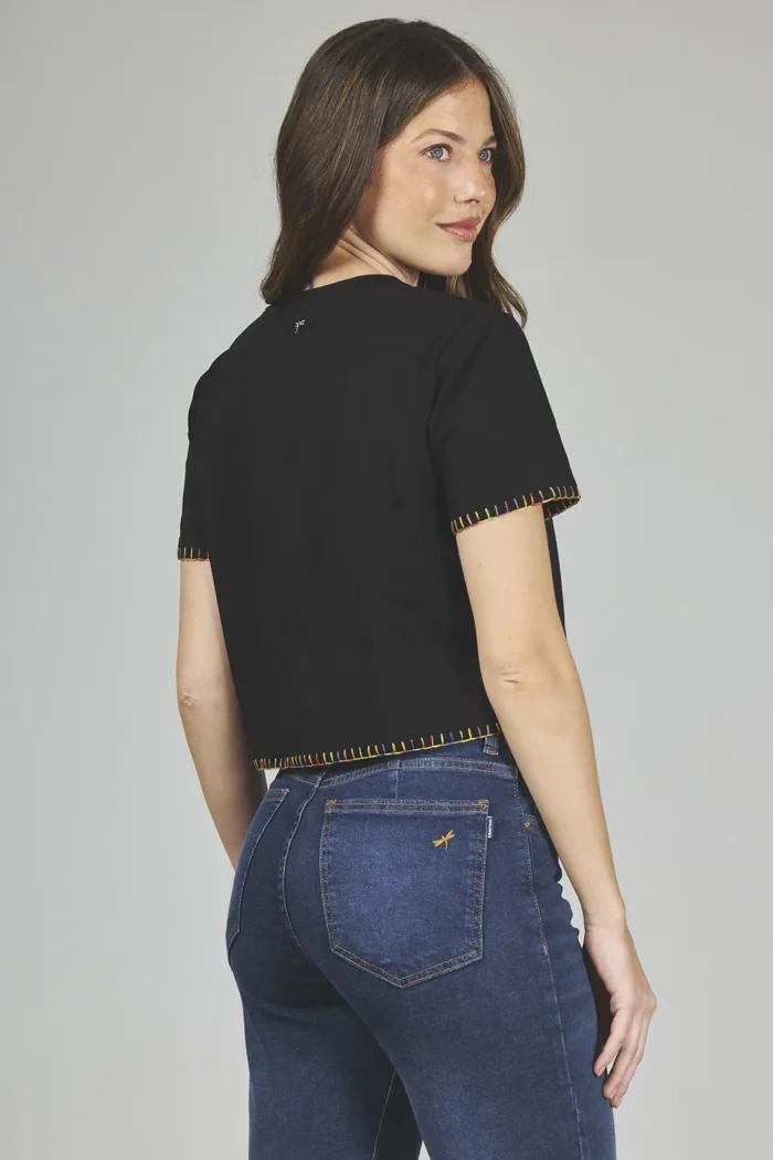 ART. A-31 | REMERA BOXI NEGRO SURFILADO A COLOR - Imagen 2