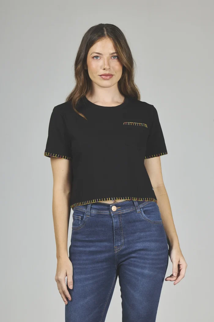 ART. A-31 | REMERA BOXI NEGRO SURFILADO A COLOR - Imagen 4