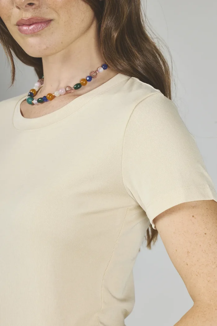 ART. E-702 | REMERA BASICA BEIGE MANGA CORTA - Imagen 5