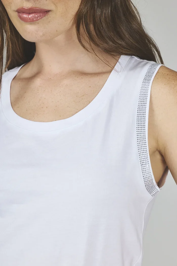 ART. A-39 | REMERA BLANCA SIN MANGA CON BRILLO - Imagen 4