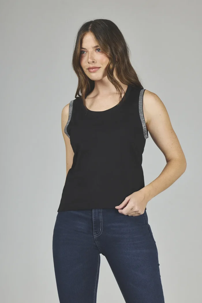 ART. A-40 | REMERA NEGRA SIN MANGA CON BRILLO - Imagen 3