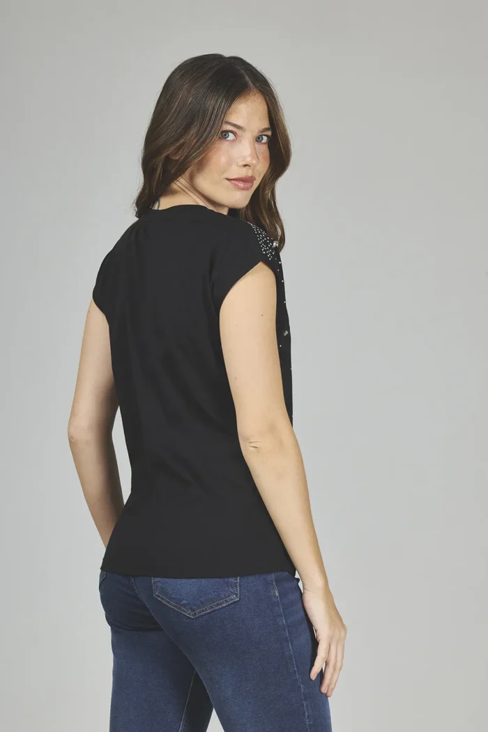 ART. A-54 | REMERA NEGRA CON BRILO - Imagen 2