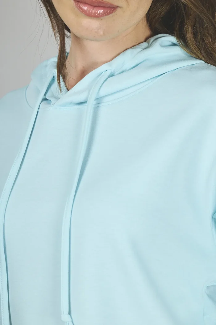 ART. A-64 | BUZO CROP CELESTE CON CAPUCHA LIBELULA - Imagen 4