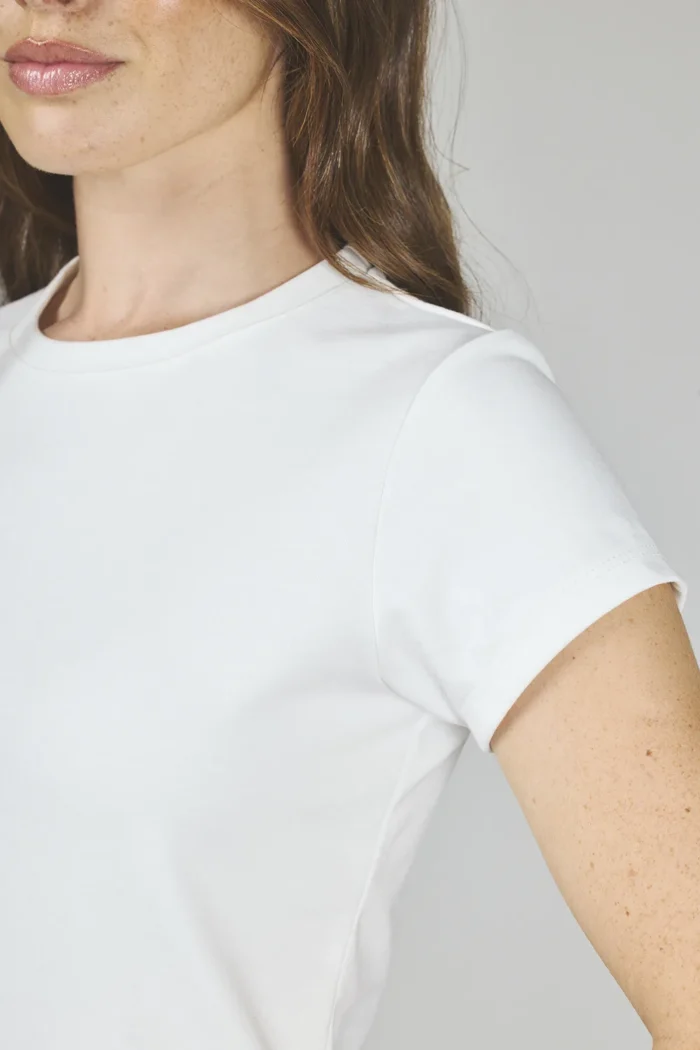 ART. E-703 | REMERA BASICA BLANCO OPTICO MANGA CORTA - Imagen 3