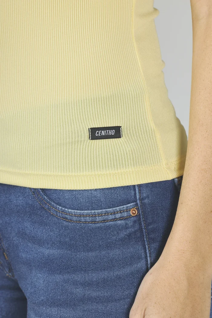 ART. A-78 | MUSCULOSA AMARILLO ESCOTE BAJO LICRA - Imagen 3