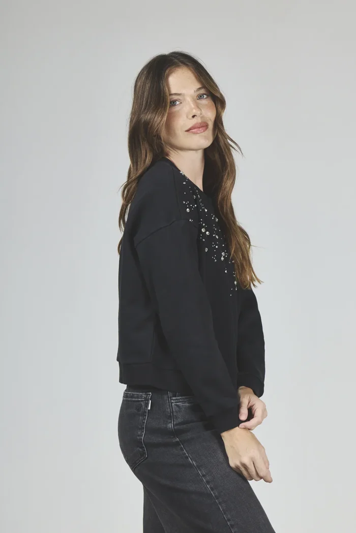 ART. A-56 | BUZO BOXI NEGRO CON STRASS EN LLUVIA - Imagen 4