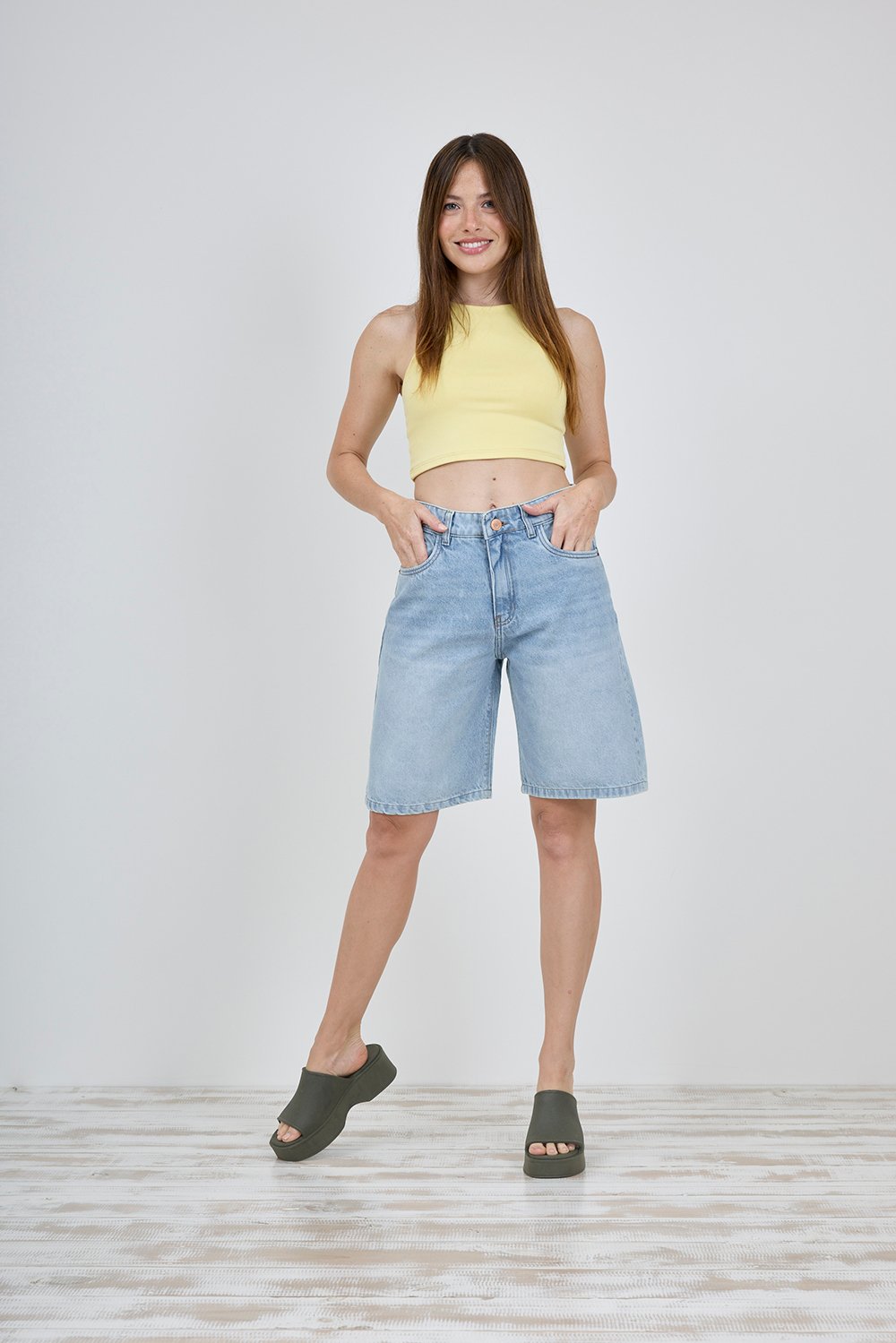 c-127-1.jpg ART. C-127 | BERMUDA BAGGY CLÁSICA CELESTE RÍGIDA - Imagen 1